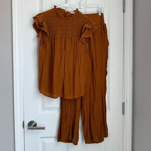 Nanette Lepore crop pants set, brown/copper/burnt orange color. Size medium.